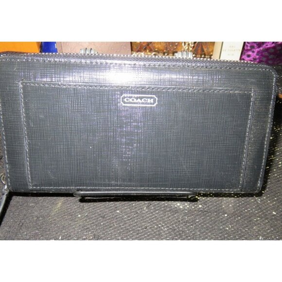 COACH DARCY LEATHER ACCORDION ZIP LONG WALLET IN BLACK - Picture 1 of 12